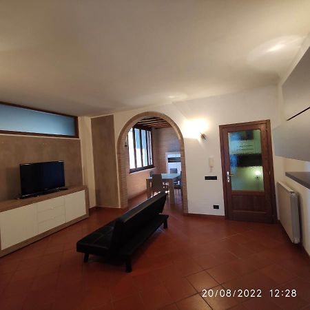M&M Pinzi Suite Apartment Montepulciano Stazione Exterior foto